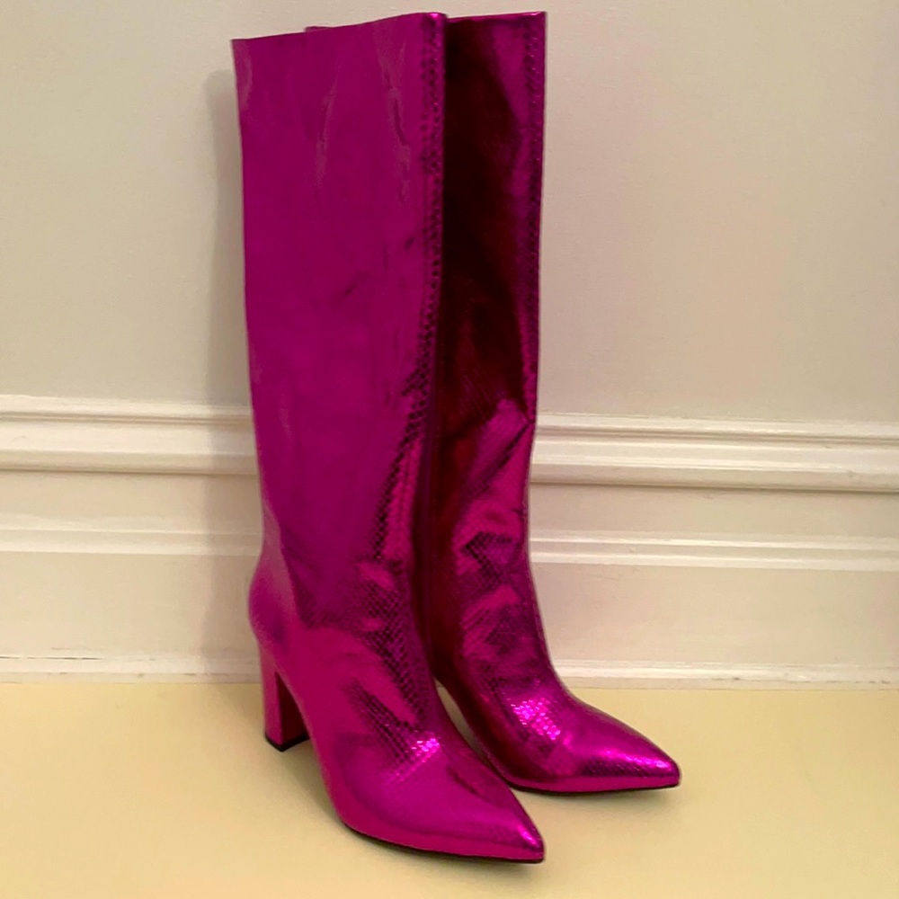 NEW IN BOX Pink Chrome INC Paiton Boots